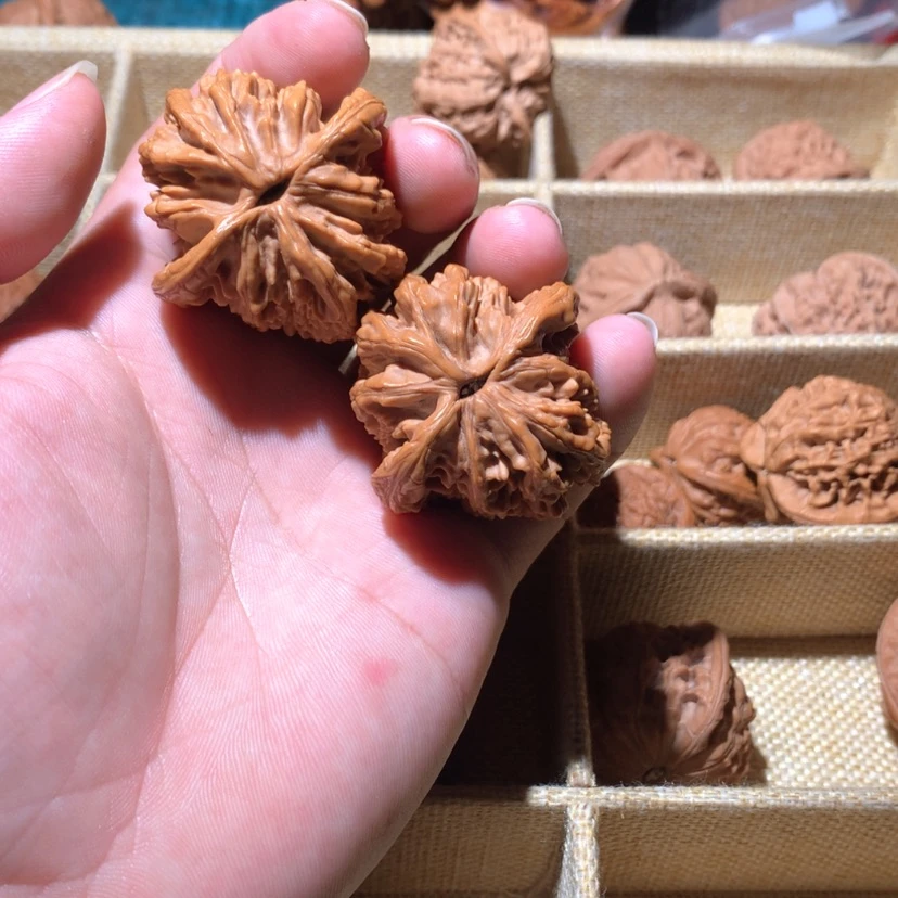 【闪购商品】文玩核桃把件贾*虎头