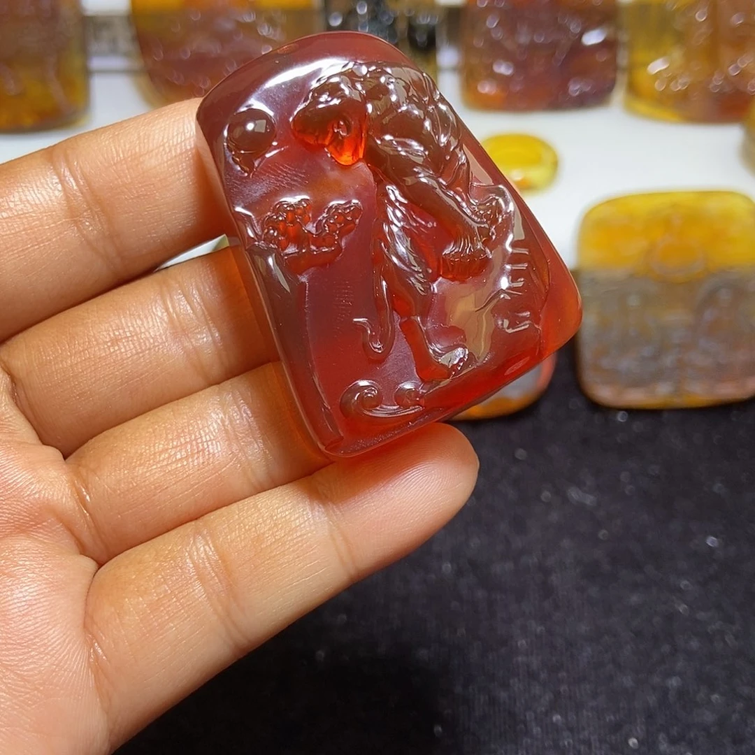 螺***辣琥珀未镶嵌颈饰缅甸天然琥珀吊坠