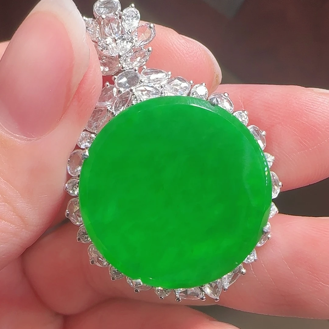 翡翠18K金镶嵌吊坠(赠链)