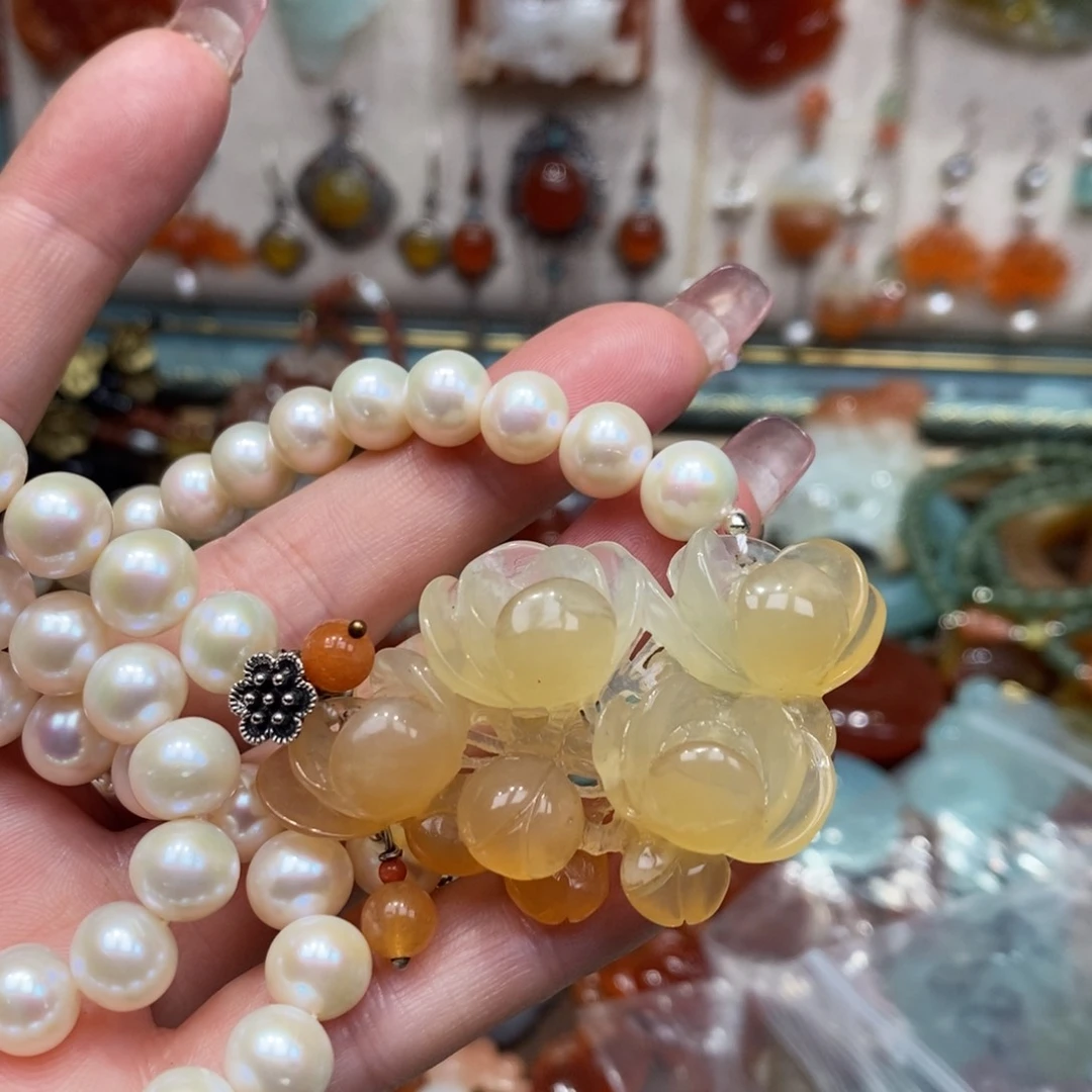 蛇纹石玉颈饰未镶嵌奶****铁吊坠