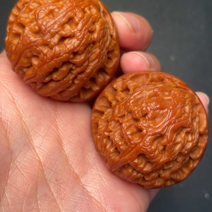 秦岭野生文玩核桃