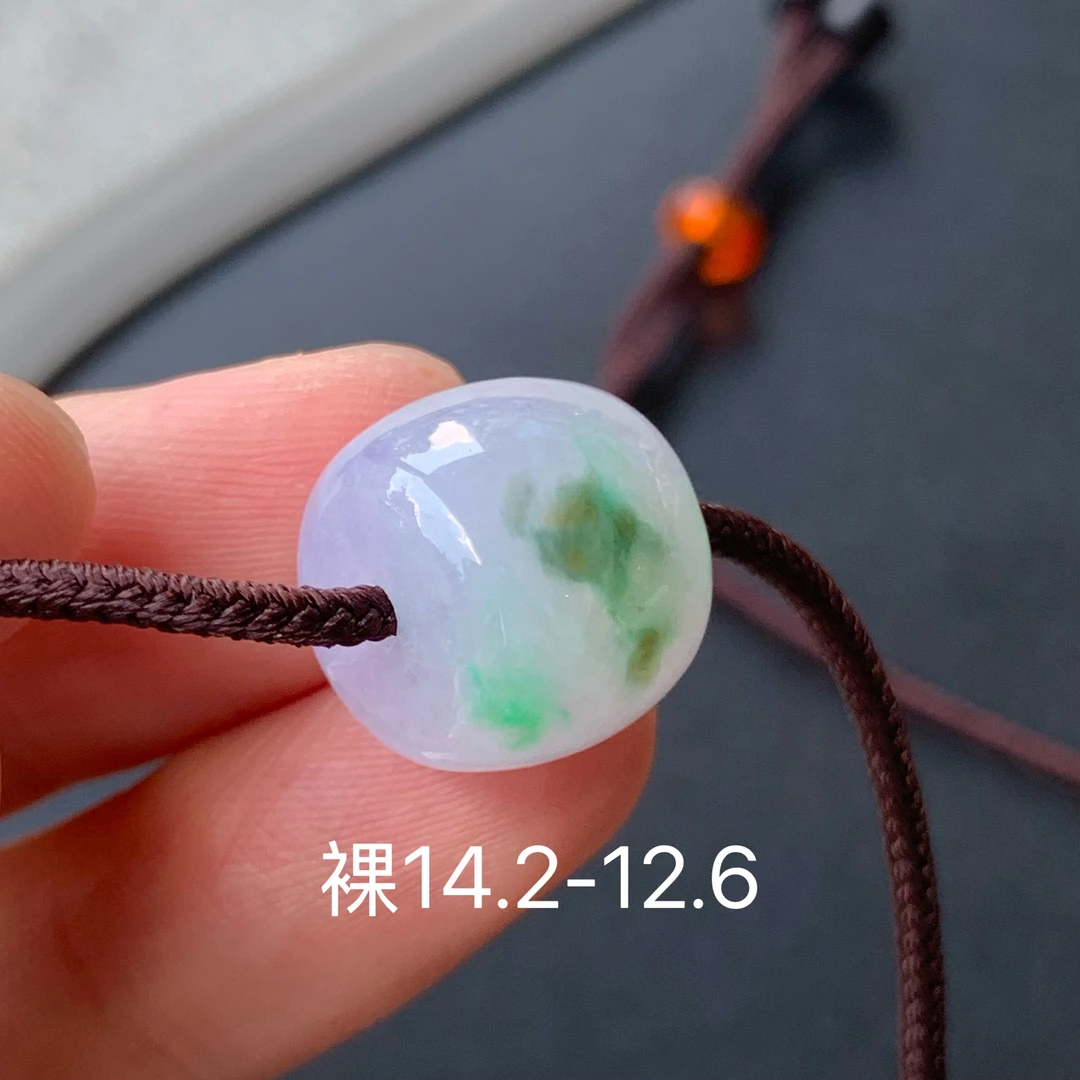 春带彩路路通天然翡翠吊坠 翡翠保真基地