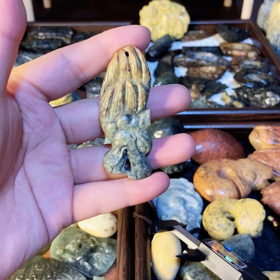 岫岩河磨玉（透闪石质玉）未镶嵌挂件