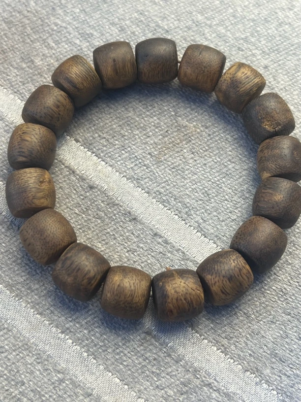 沉香奇楠沉水单圈鼓珠保12克发一条