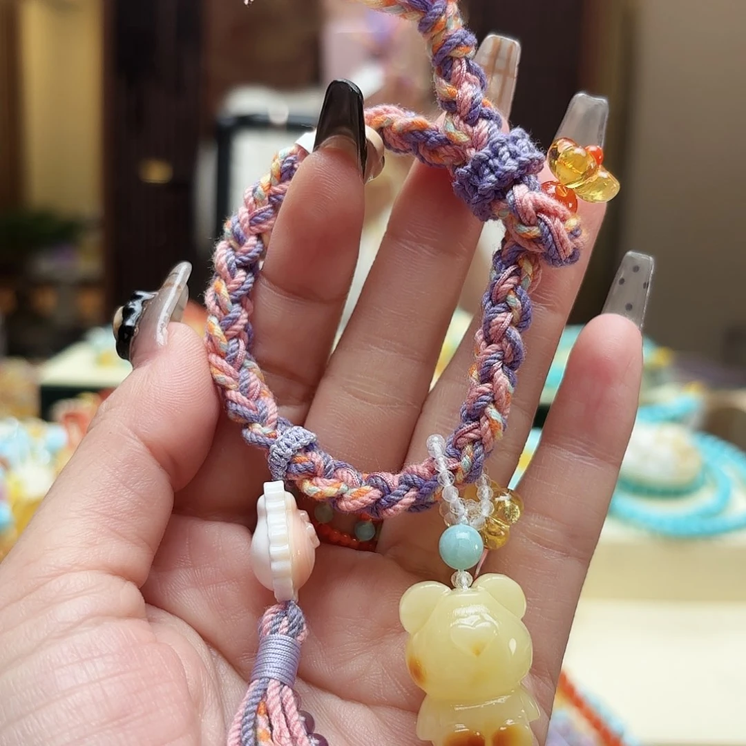 琥珀颈饰未镶嵌琥珀