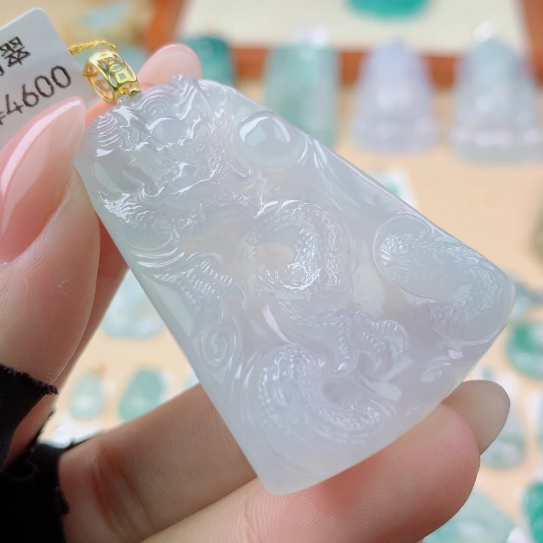 翡翠18K金镶嵌颈饰翡翠吊坠