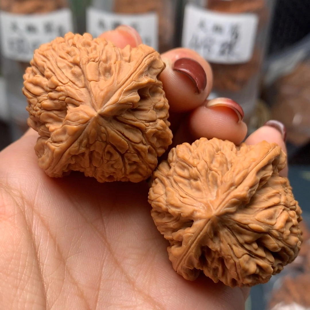 【闪购商品】桃核吊坠40-13759-006