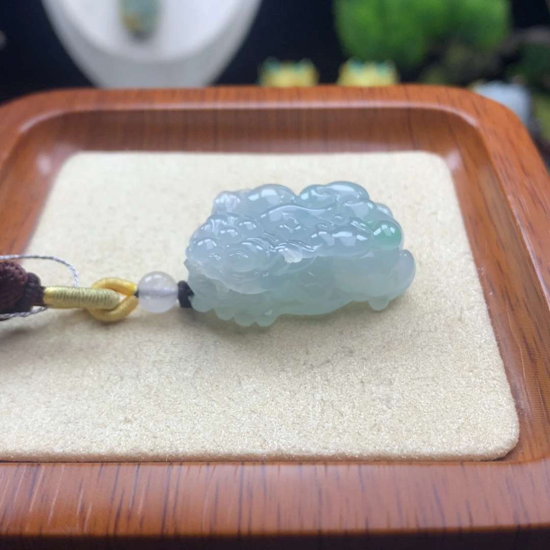 翡翠未镶嵌颈饰翡翠1