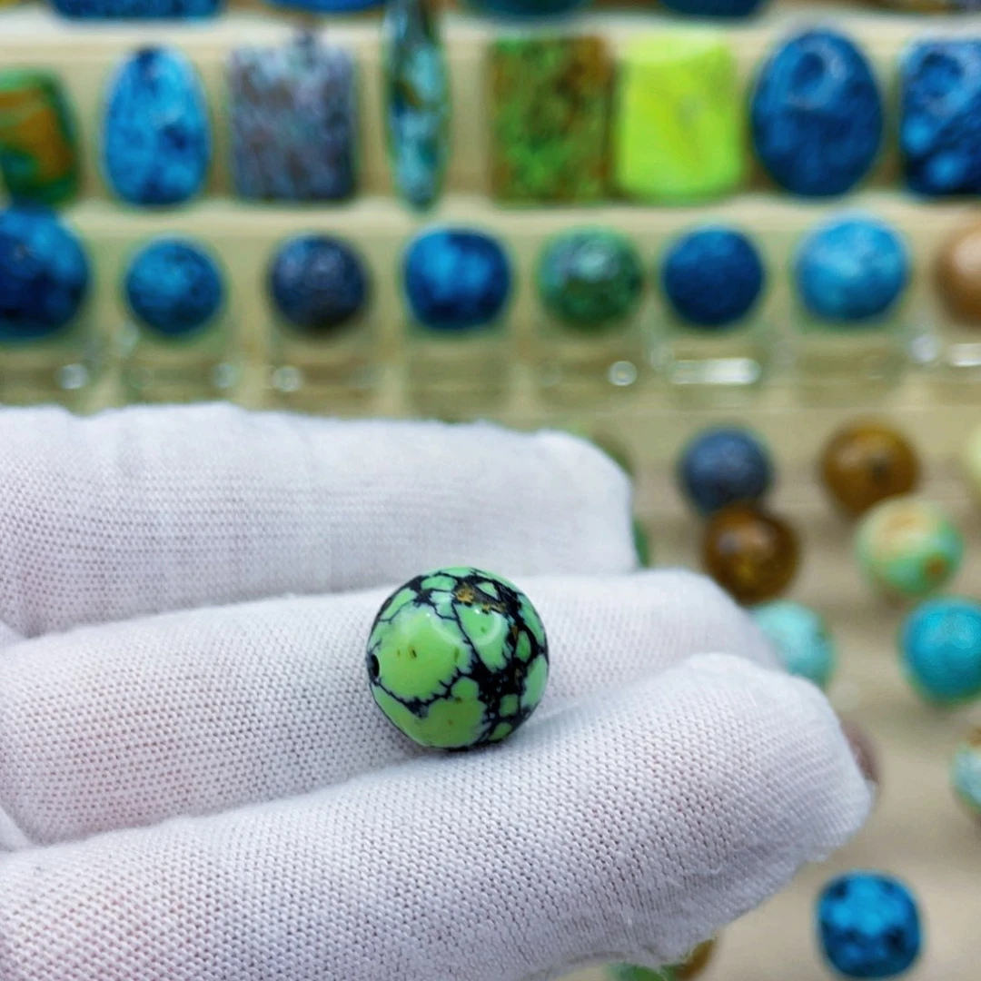 未镶嵌绿松石颈饰