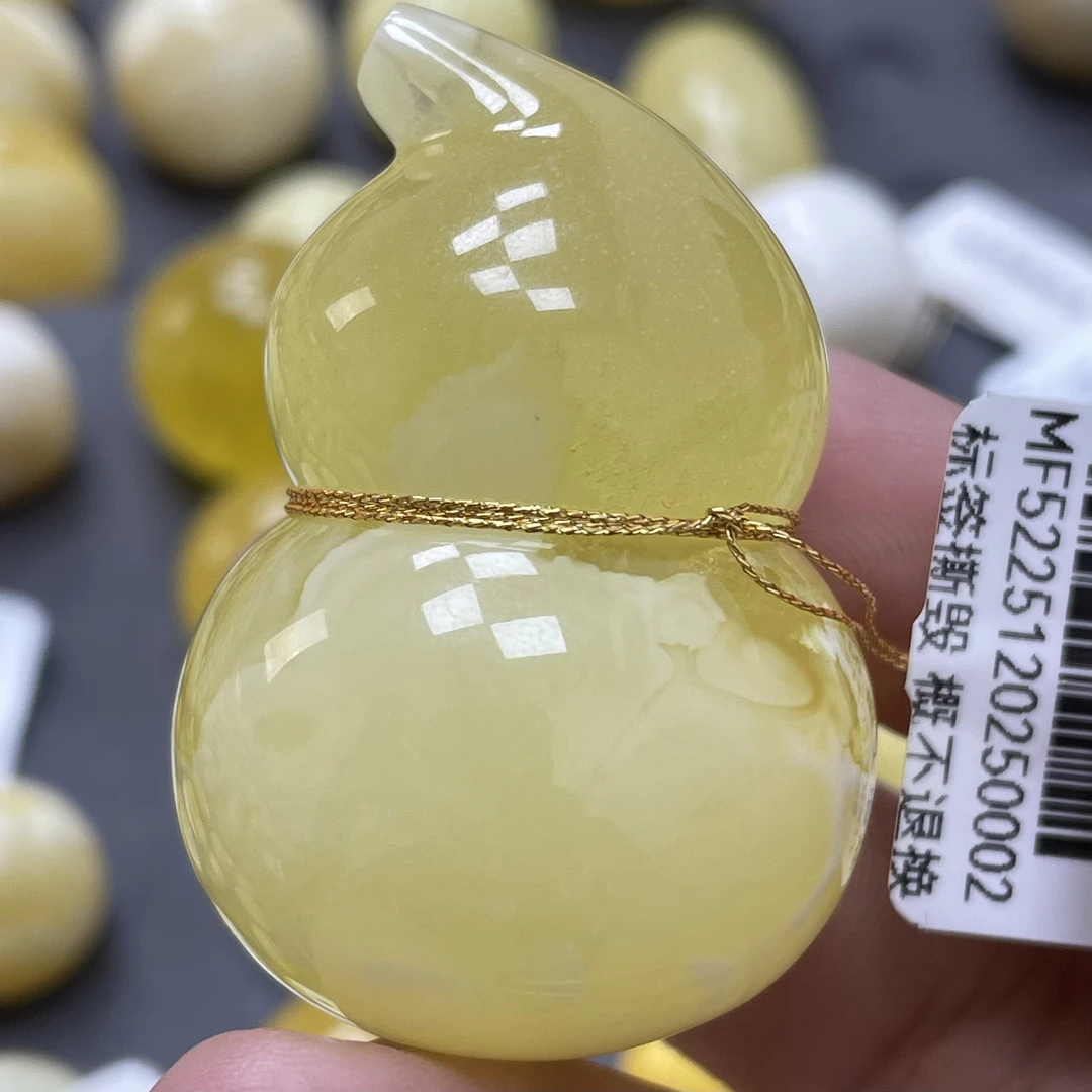 魔梵珠宝｜46*31mm俄料天然蜜蜡 瑕疵款式 金妖金沙 大葫芦