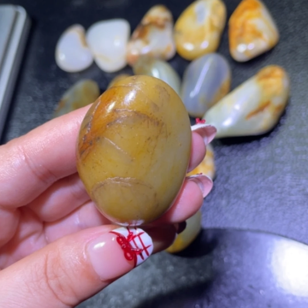 【闪购商品】颈饰未镶嵌和田玉尊*?