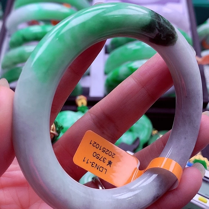 翡翠未镶嵌手镯翡翠