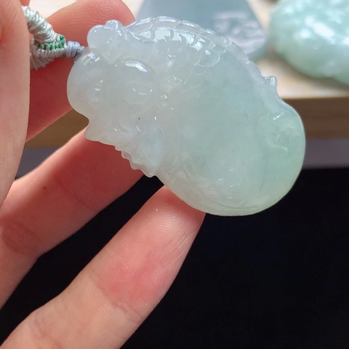 翡翠未镶嵌颈饰吊坠