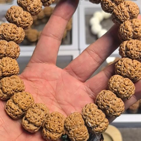 金刚菩提把件五星梅花夹板手持，精挑精卡，下水秒沉