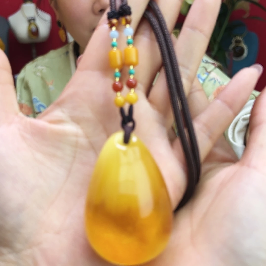 琥珀手镯未镶嵌吊坠