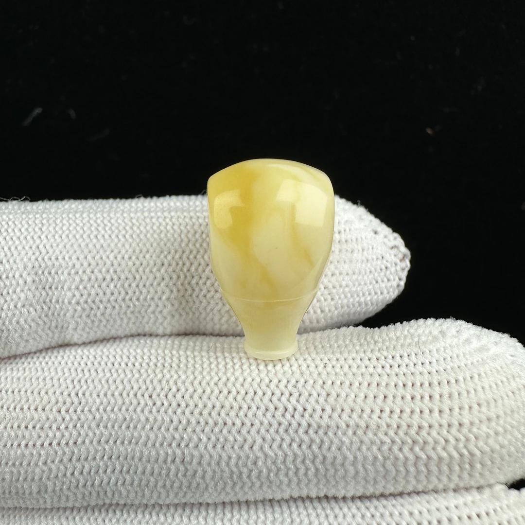 J7324天然俄料蜜蜡三通12.2*20mm 1.8克 2.2孔 可过1.5双股绳