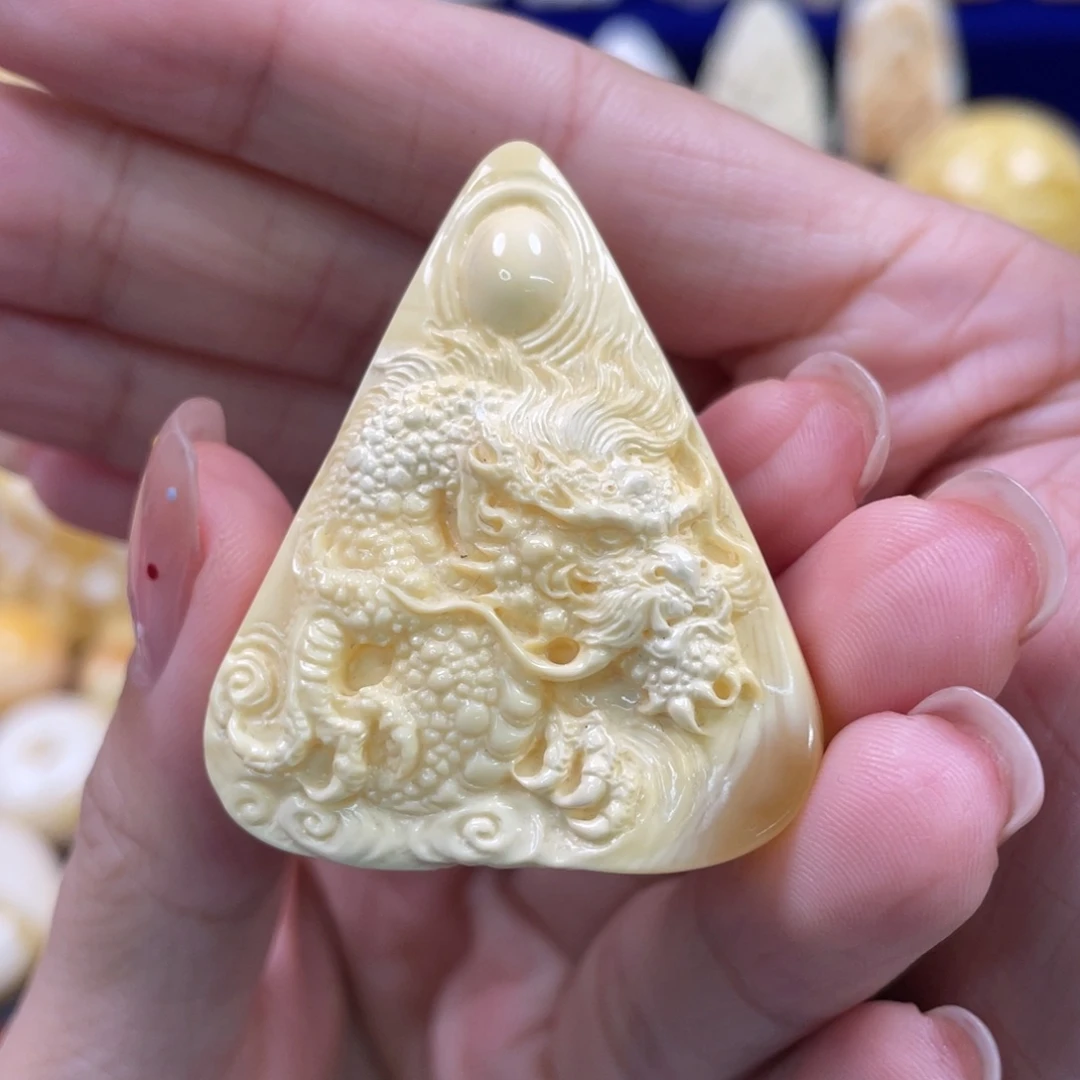 蜜蜡未镶嵌裸石琥珀蜜蜡雕刻龙牌