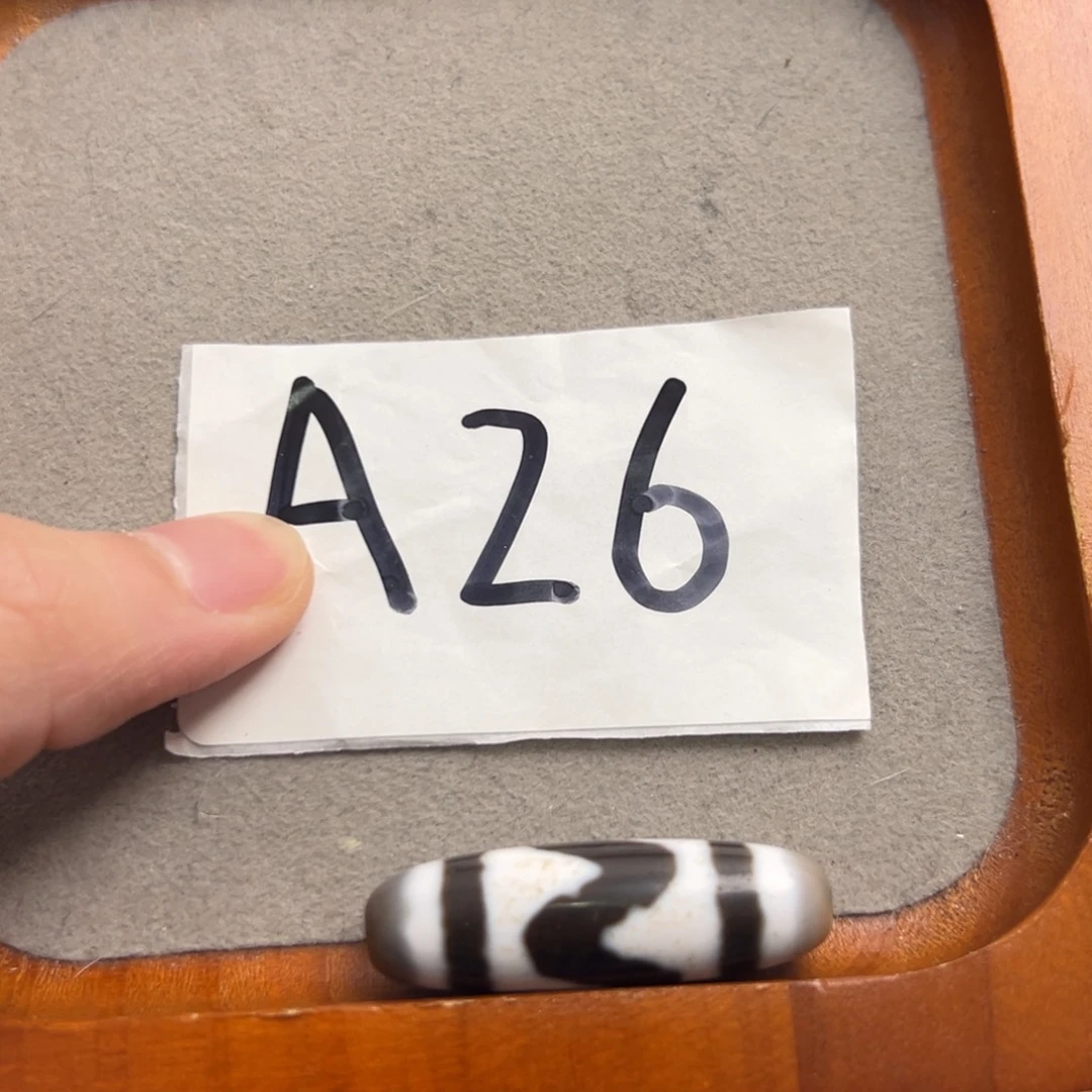 玛瑙/玉髓颈饰未镶嵌行运虎牙