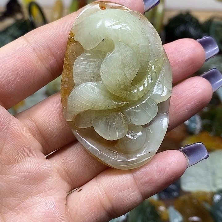 蛇纹石玉吊坠未镶嵌