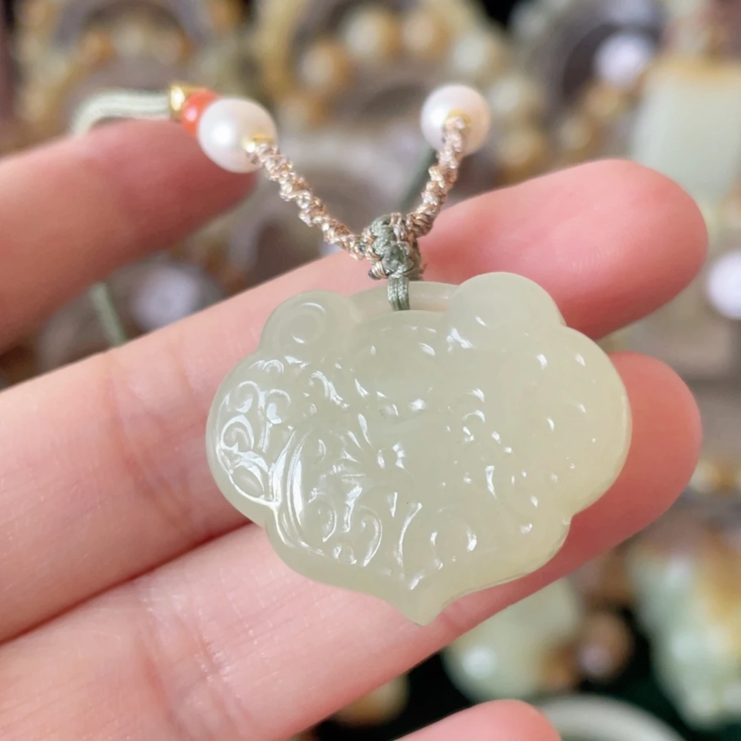 和田玉颈饰未镶嵌遇**鲤