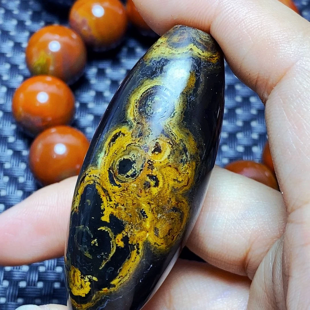 未镶嵌颈饰玛瑙/玉髓三*