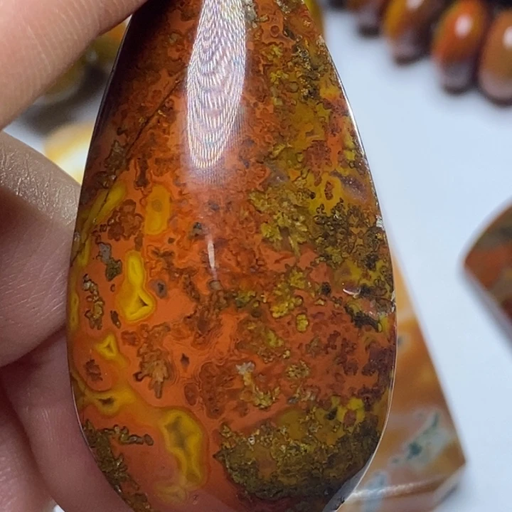 玛瑙/玉髓颈饰未镶嵌南**晨