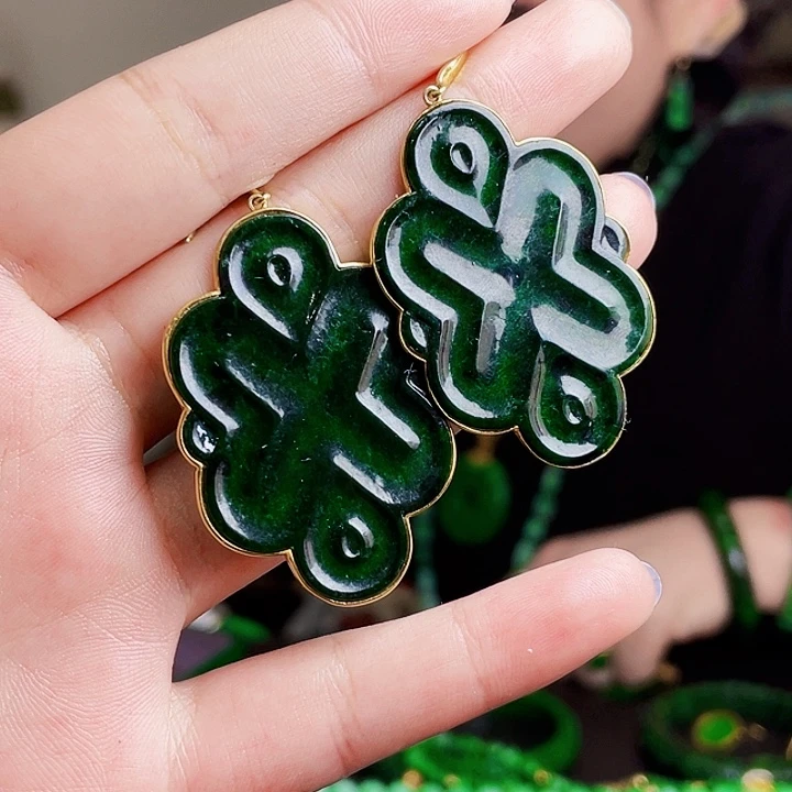 翡翠18K金镶嵌颈饰多样性