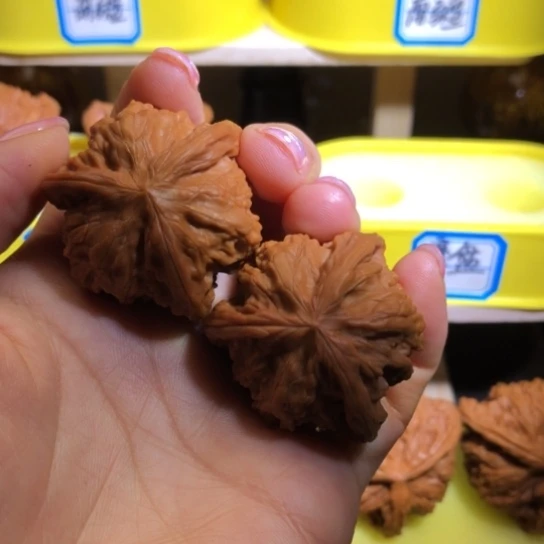 จ***诺核桃手串/手链磨盘