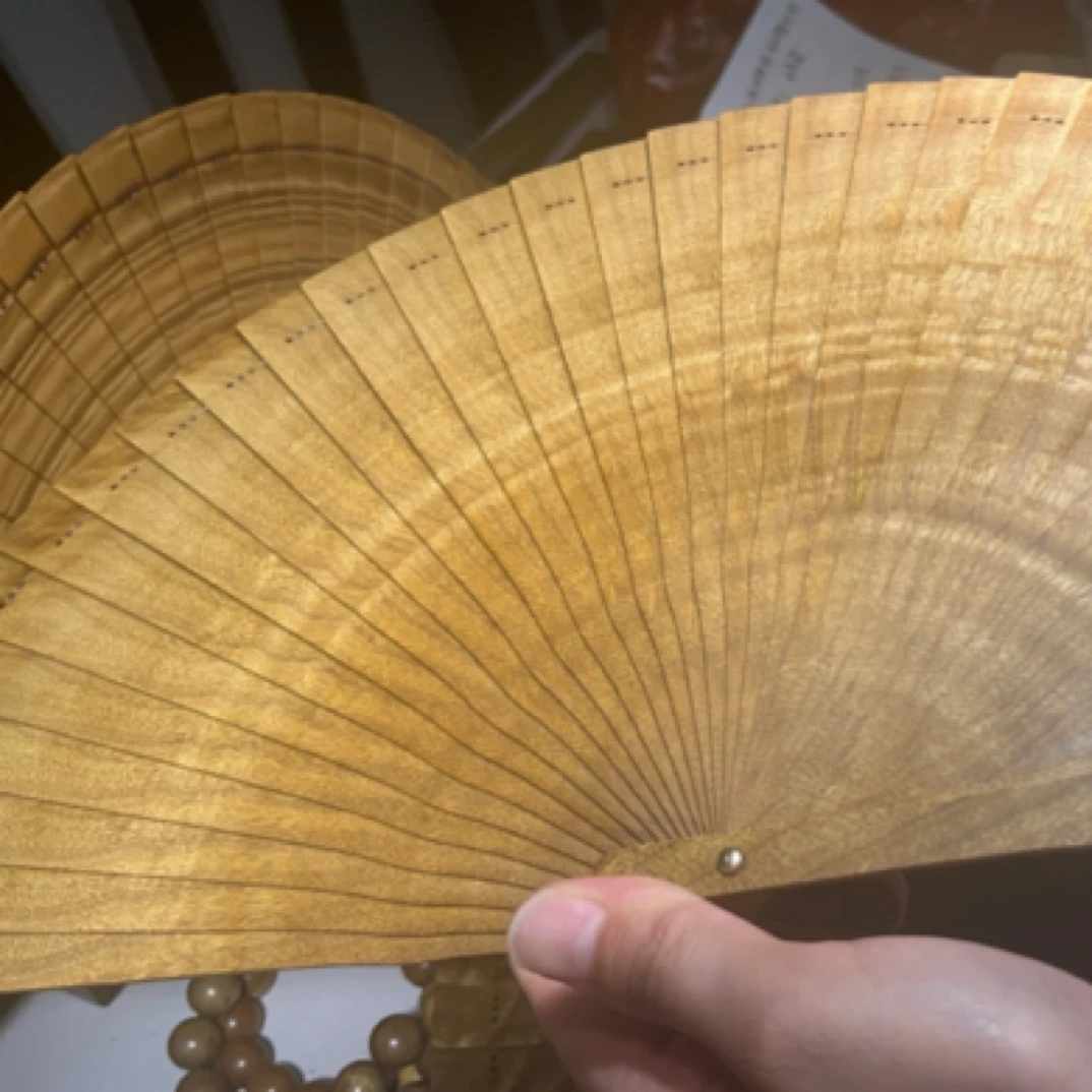 扇子适合送礼自用