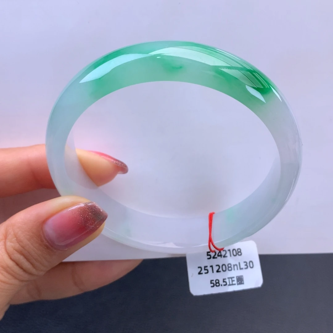 翡翠未镶嵌手镯冰胶白底飘翠手镯