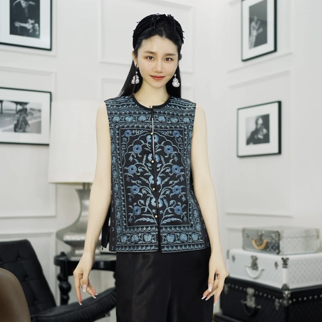 Betty Bairn【非遗.岚嬅】重缎香云纱21姆米刺绣马甲25B-BW10308