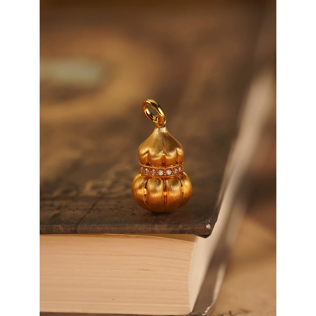 18k金百搭轻奢南瓜葫芦精致吊坠 不含链 约卡23*12mm【QL06485】