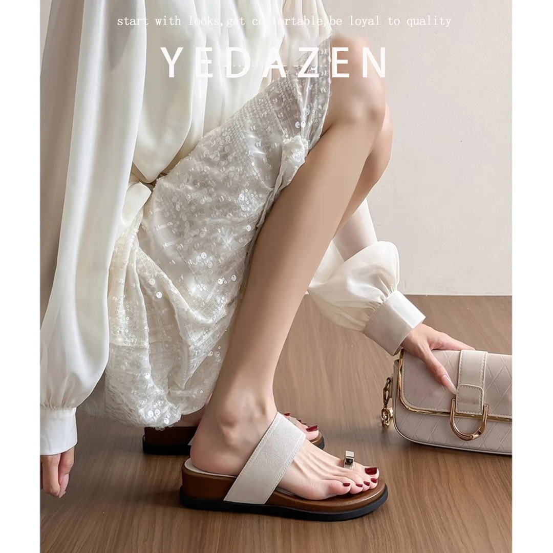 现货！休闲时尚百搭增高4cm~金属套趾宽一字带外穿平底凉拖女夏