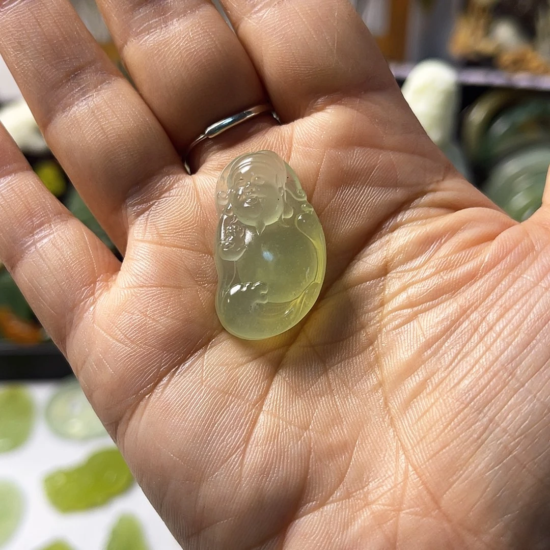 未镶嵌蛇纹石玉颈饰