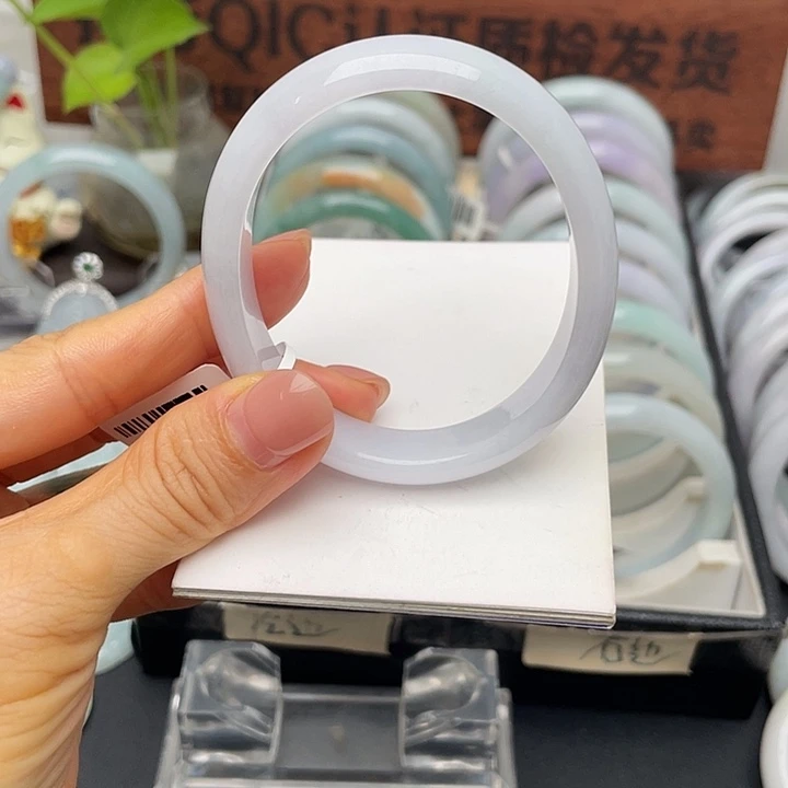 未镶嵌手镯翡翠55.8贵妃