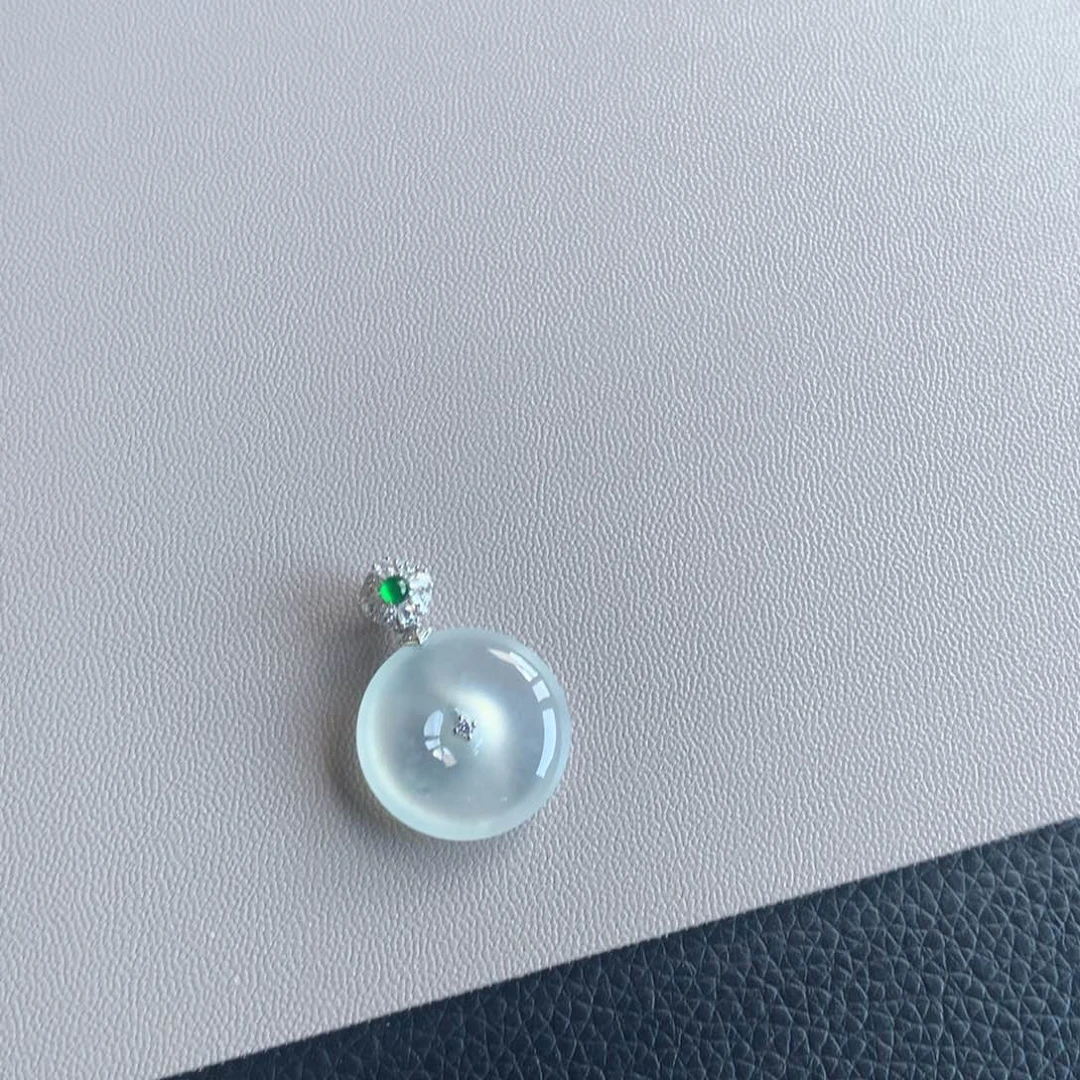 翡翠颈饰18K金镶嵌天然缅甸翡翠