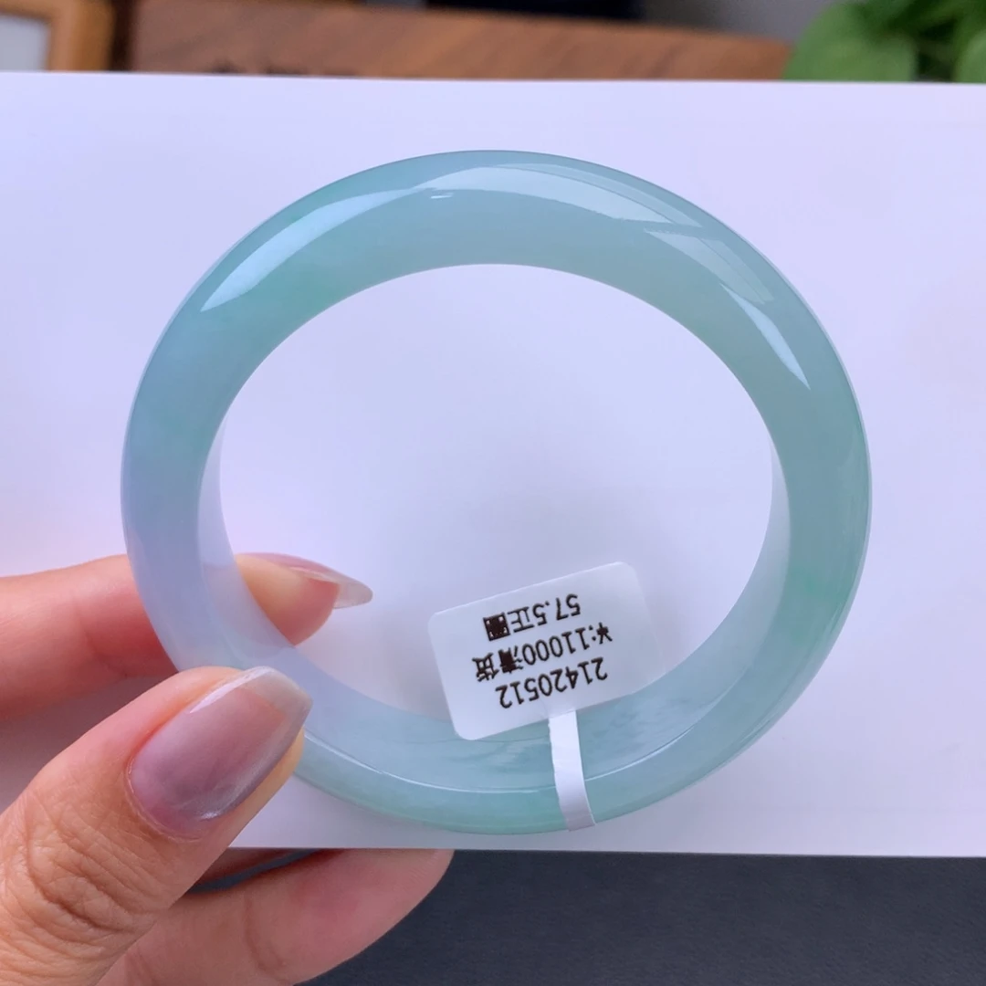 翡翠手镯未镶嵌糯冰晴蓝手镯（微瑕捡漏）