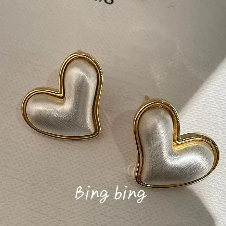 铜合金耳饰 【雾面爱心】不规则韩系极简高级气质百搭耳钉 A87