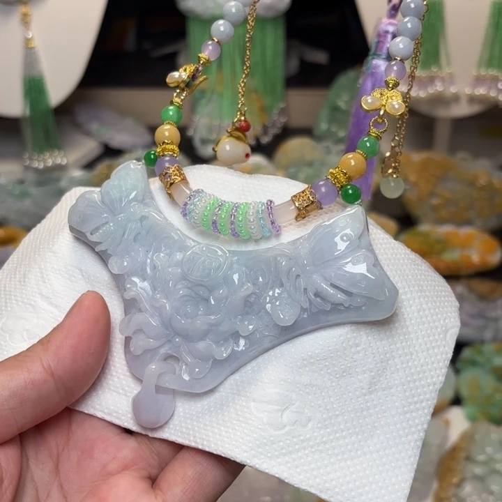 颈饰未镶嵌翡翠吊坠