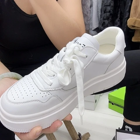 女士真皮板鞋37新