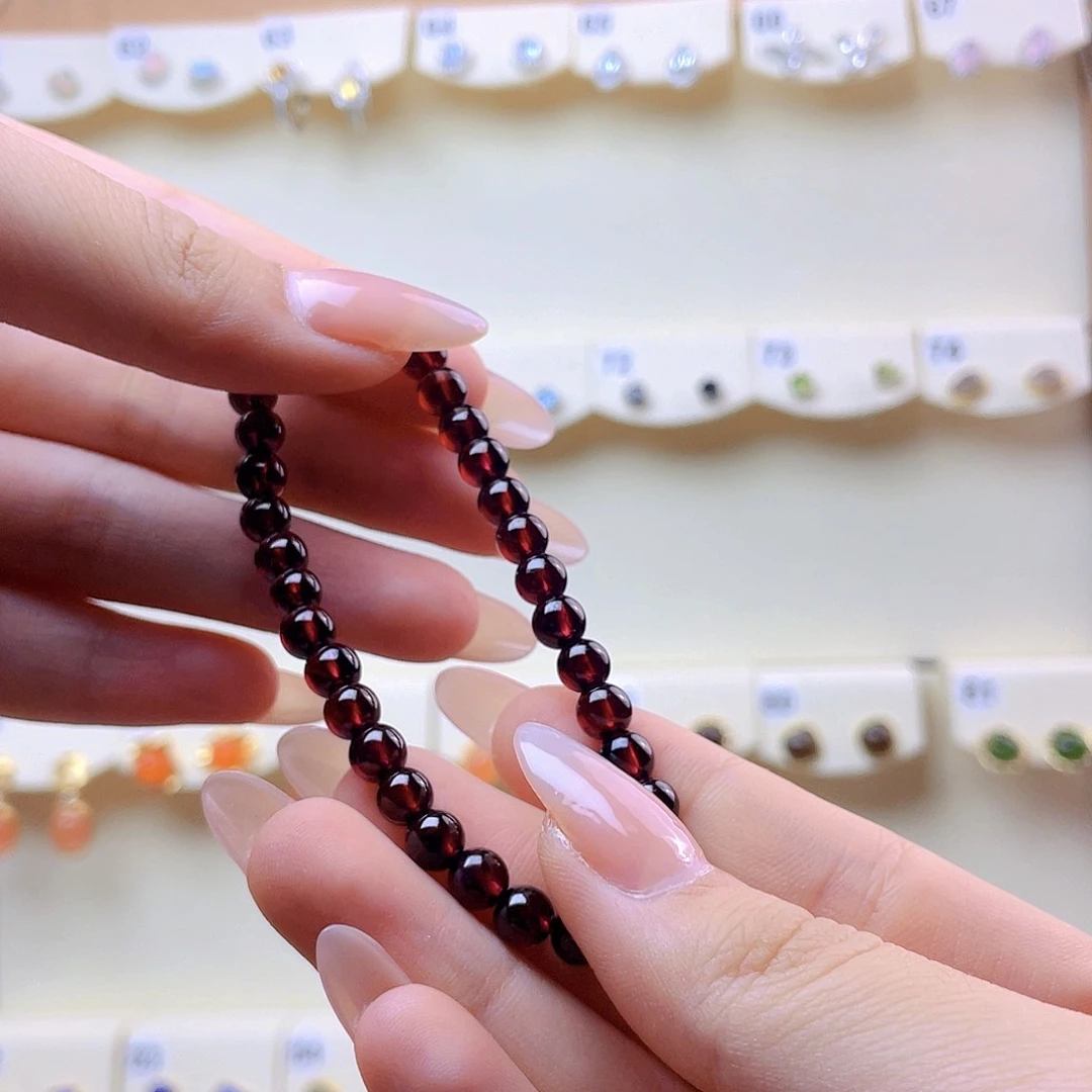 珍***贝手链未镶嵌石榴石