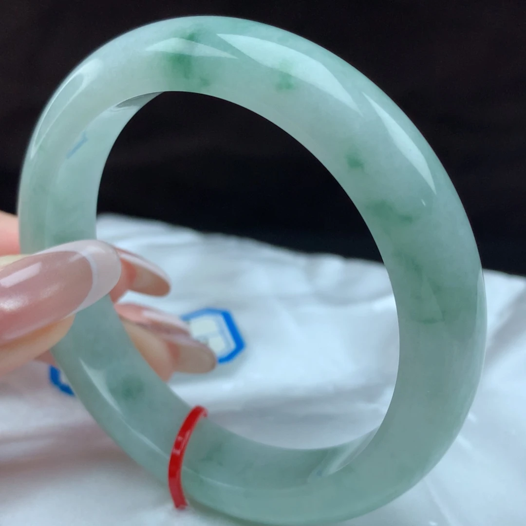 翡翠手镯未镶嵌0048，