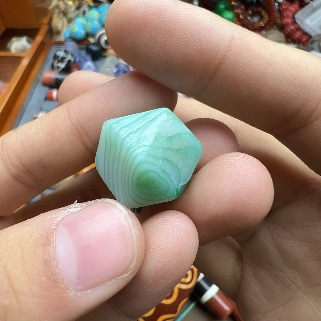 岁***声玛瑙/玉髓未镶嵌珠宝半成品