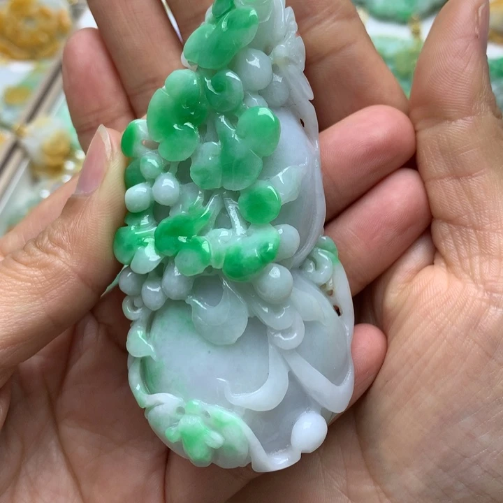 翡翠颈饰未镶嵌翡翠