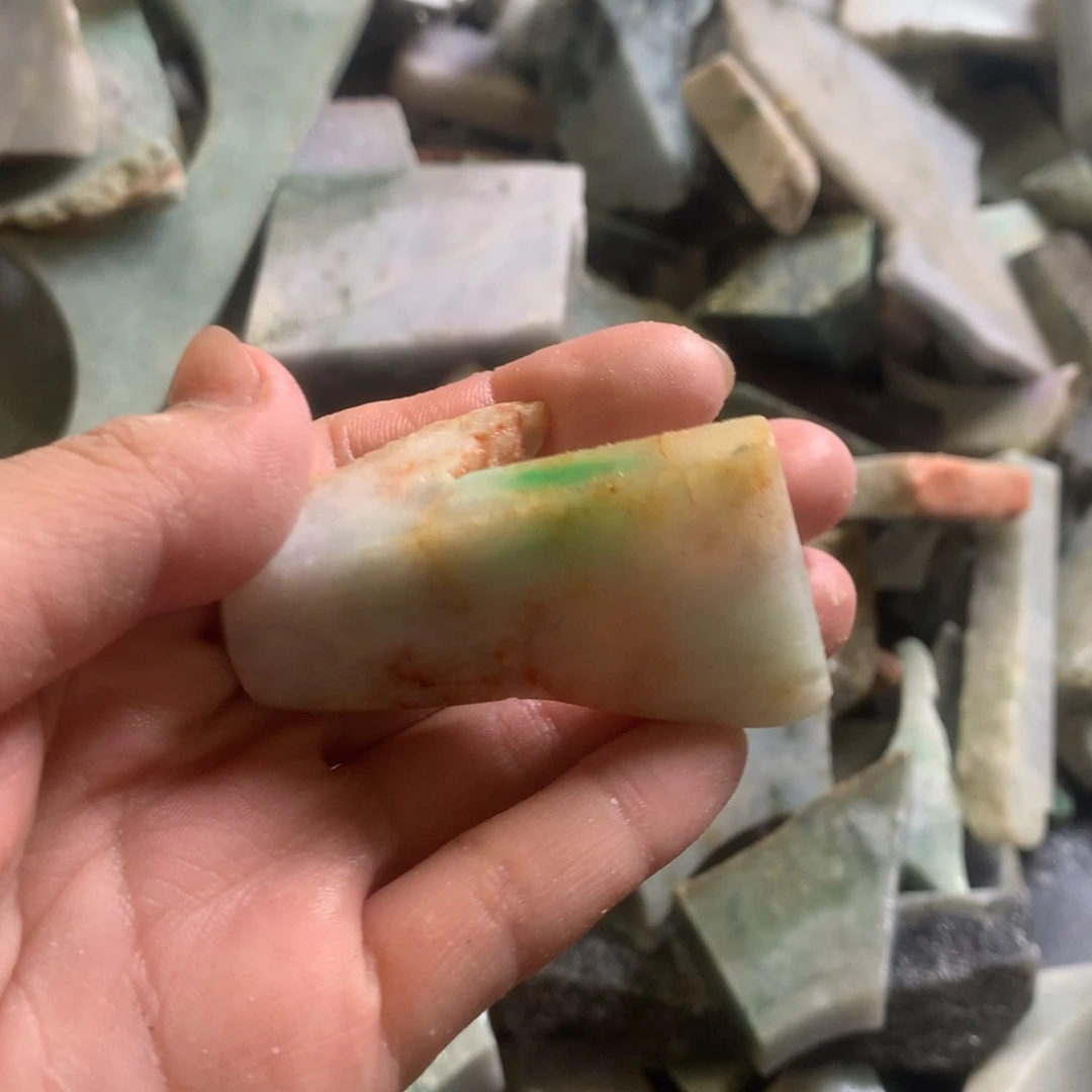 翡翠颈饰未镶嵌缅甸翡翠