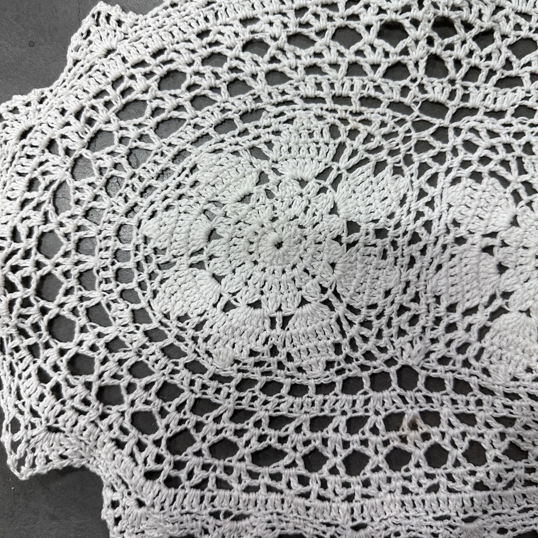 ZHM321 白色钩针椭圆盘垫35*25cm