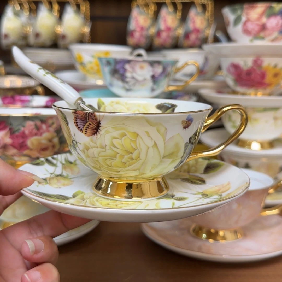 45%以上骨粉骨瓷蝶恋花一杯一碟一勺快递装（拍两套送杯架）