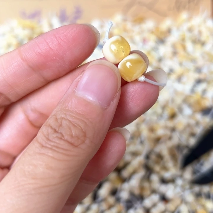裸石蜜蜡未镶嵌8.7mm一对