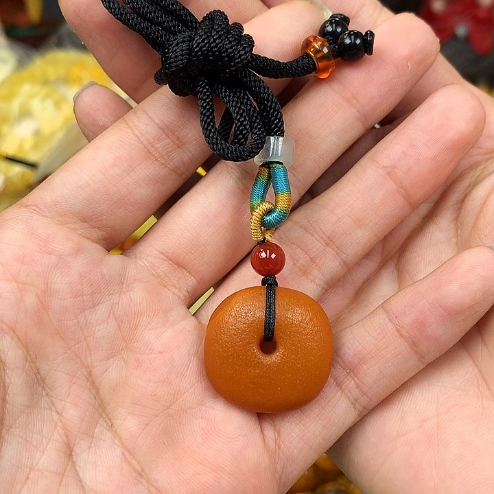 未镶嵌琥珀珠宝奇石