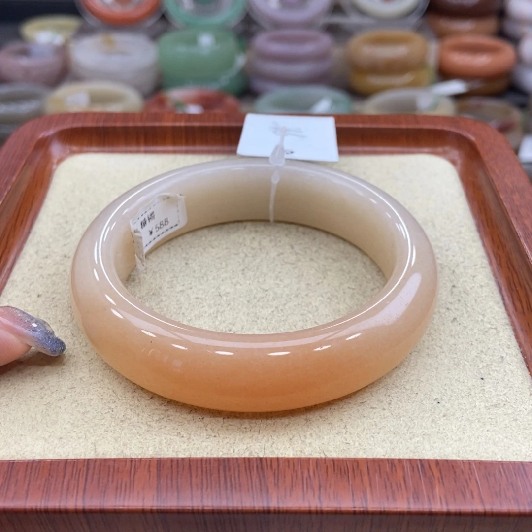 石英质玉手镯未镶嵌